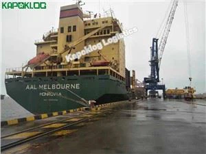 Servizi di spedizionieri per il trasporto di container flat rack